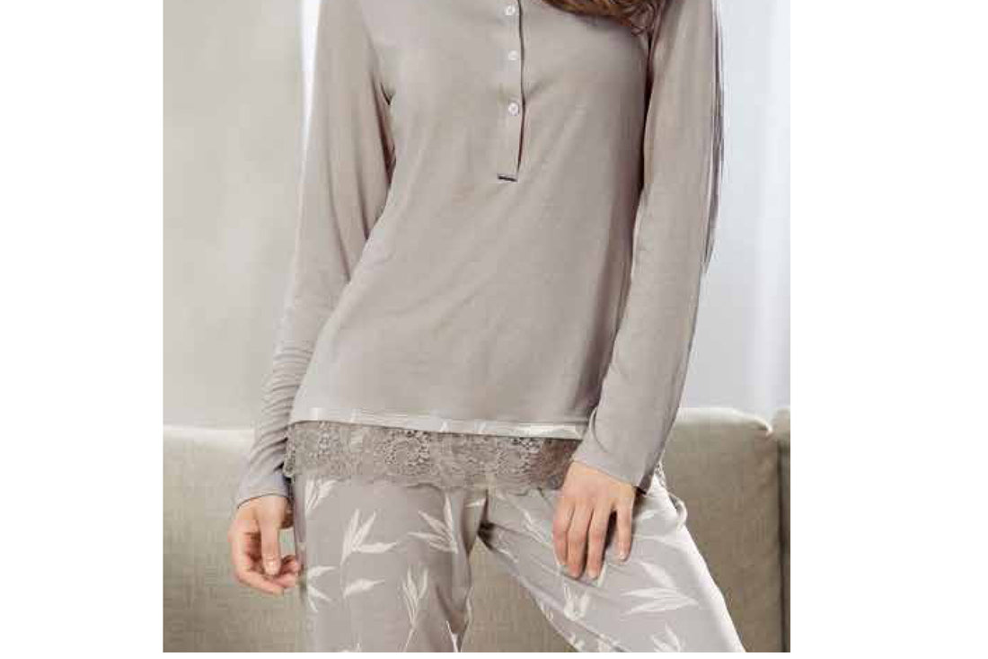 ntu1306 Pijama de mujer seraph de algodón modal ligero de Lormar con camisa de manga larga en color liso y pantalón estampado